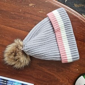Fleece lined knit snow hat w pom pom